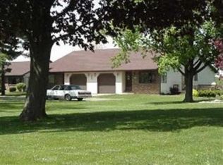 1403 E Maumee St, Angola, IN 46703