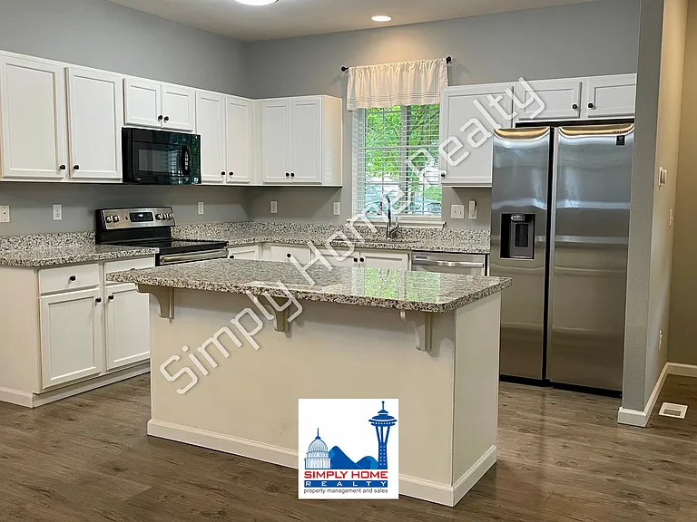 4520 Freemont St NE — Photo 7