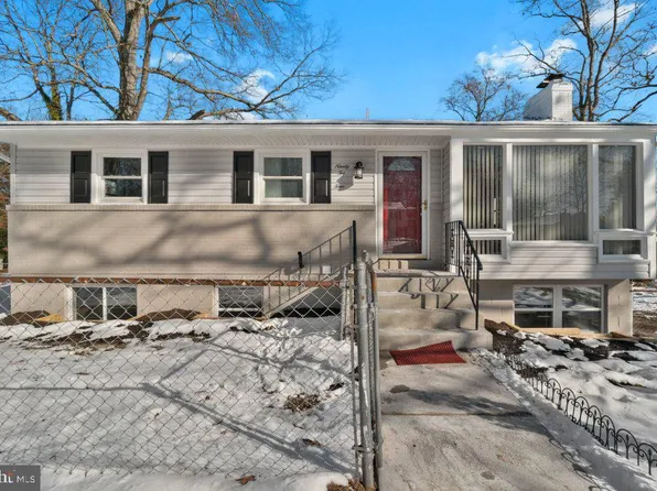9204 Surratts Manor Dr, Clinton, MD 20735