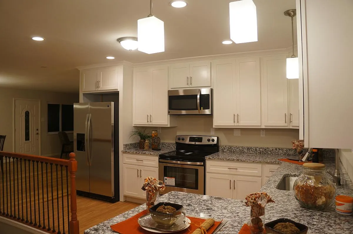4 bed, 2000 sqft, $3,500 — Photo 3