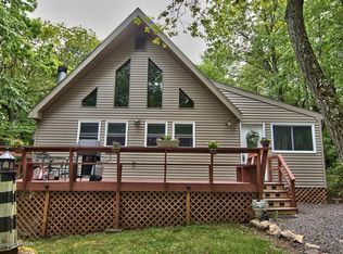 40 Elderberry Dr, Thornhurst, PA 18424