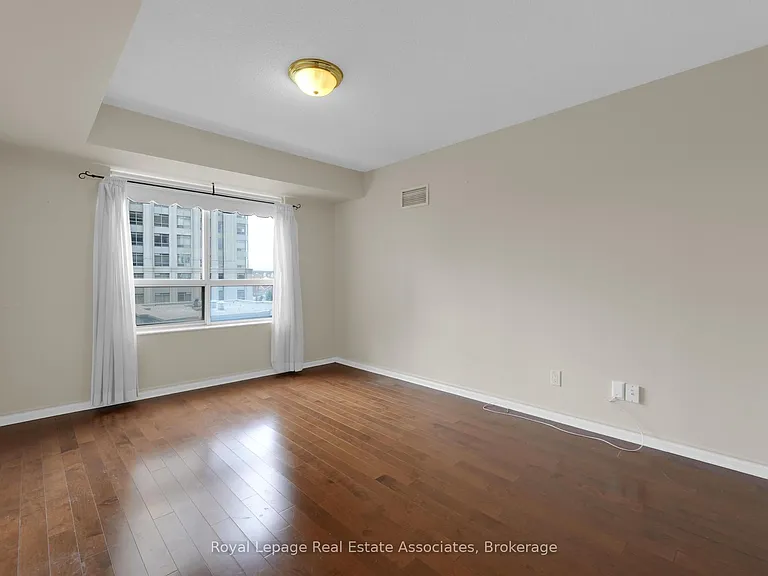 25 Kingsbridge Garden Cir #622 — Photo 10
