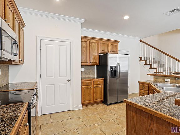 5th image of 18140 River Birch Dr