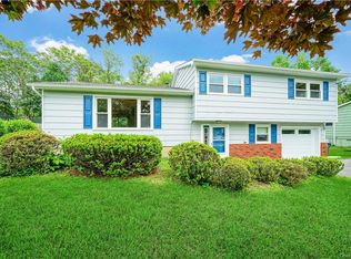 332 Lake Vue Dr, Montgomery, NY 12549