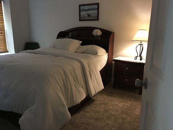 4th image of 404 Aberdeen Ln
