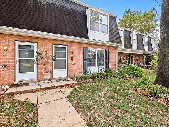 3rd image of 1732 Herault Pl