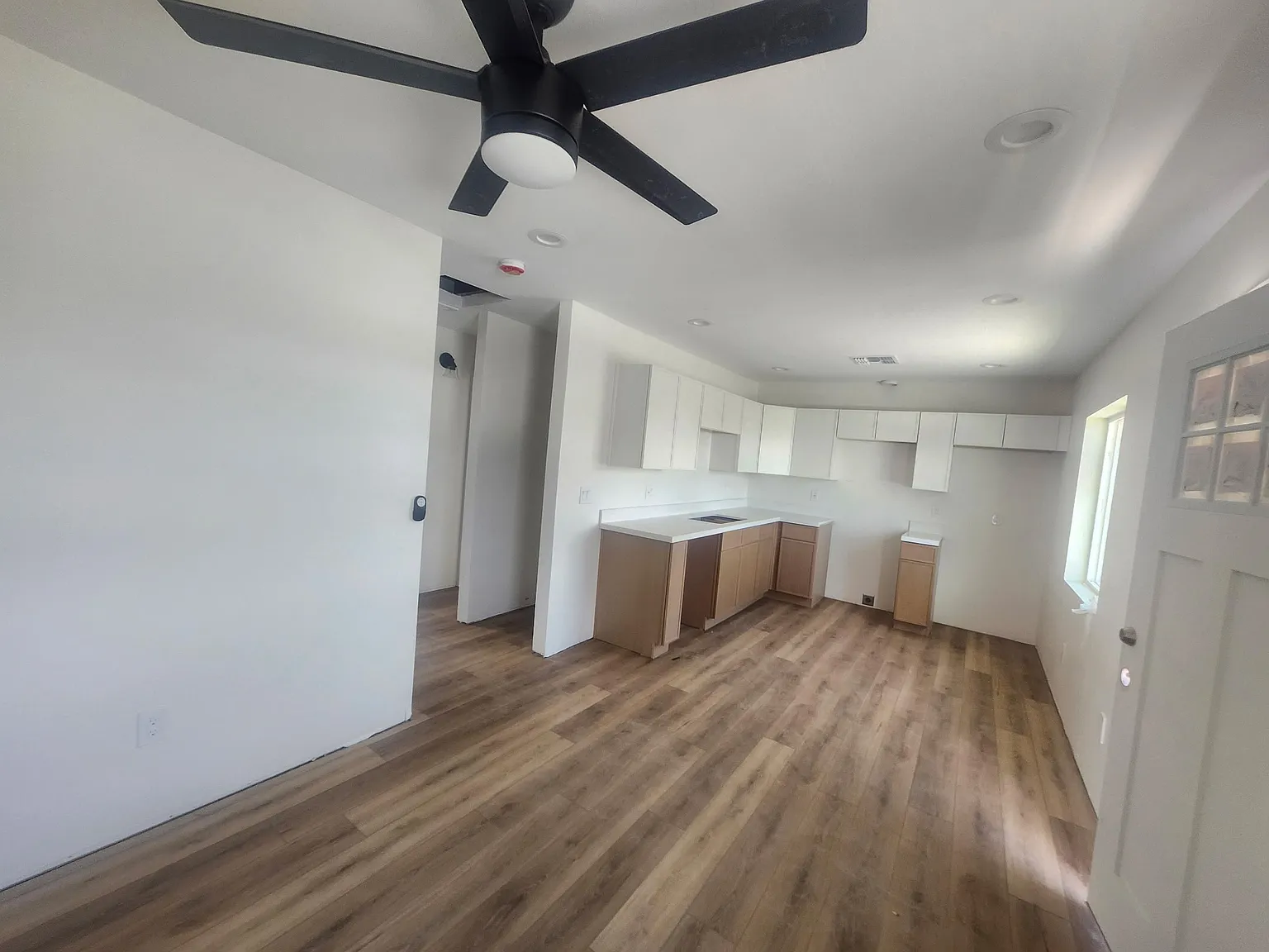 2 bed, 600 sqft, $1,350 — Photo 2