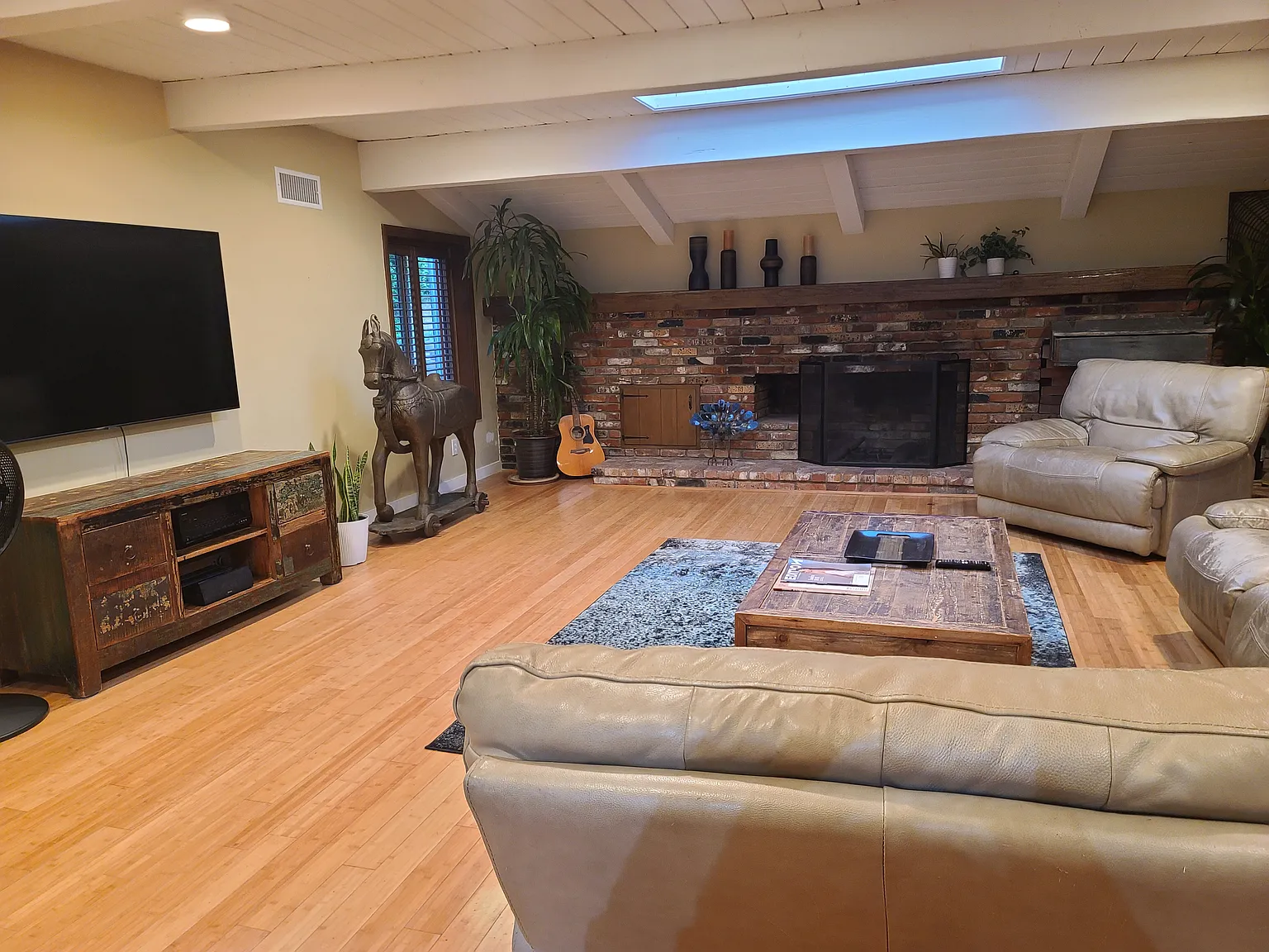 3 bed, 2700 sqft, $8,500 — Photo 3