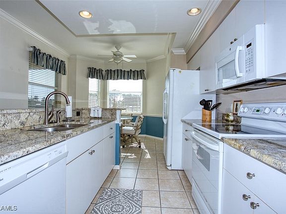 4th image of 10449 Washingtonia Palm Way APT 3222