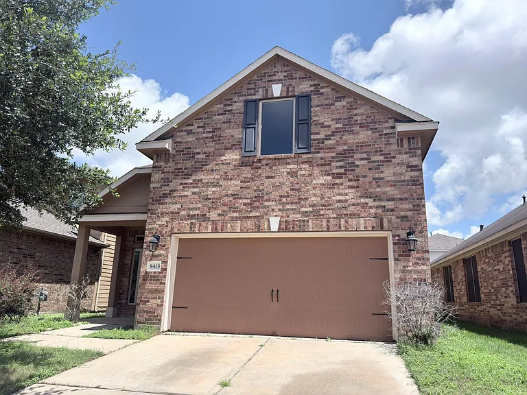 9413 Savannah Holly Dr — Photo 1