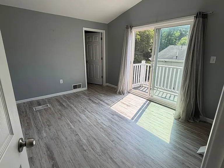 175 Sherman Ave — Photo 8
