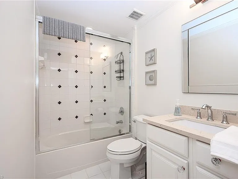 900 L Ambiance Cir #9-106 — Photo 21