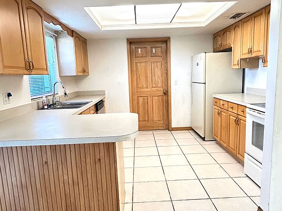 3rd image of 1399 Providence Blvd