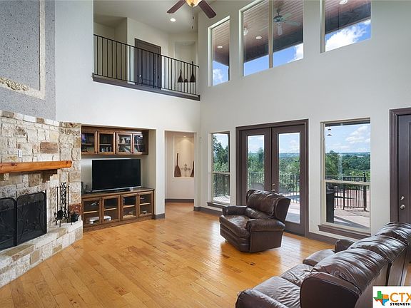 4th image of 1950 Bridlewood Dr