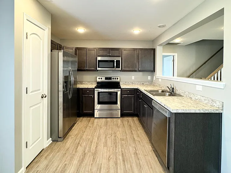 8077 Driftwood Loop — Photo 11
