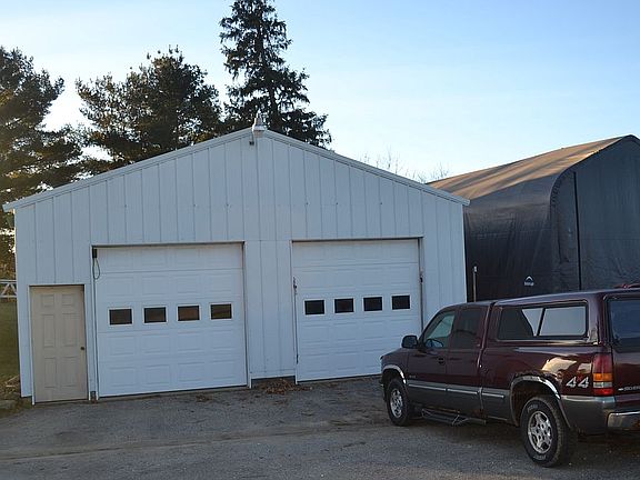 Oversize garage and 36' RV 