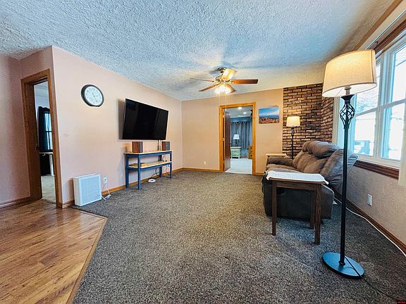 3rd image of 476 Timberlane Rd