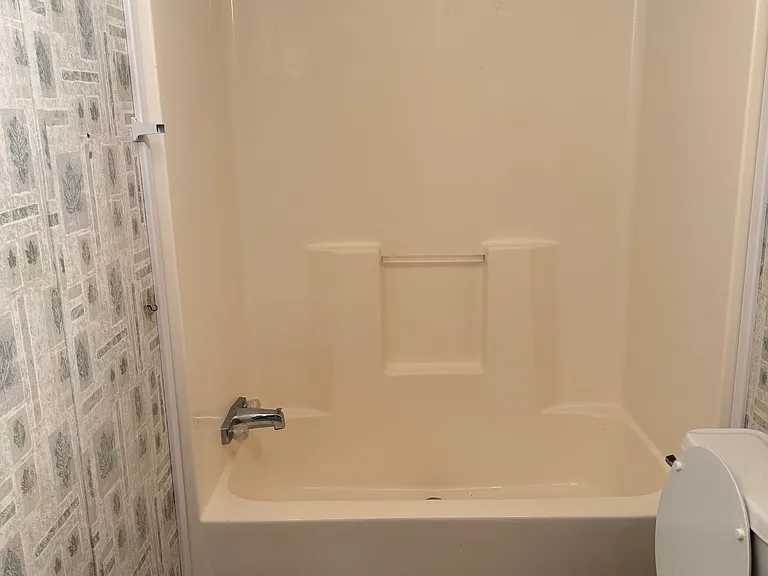 582 Arbor Dr SE — Photo 8