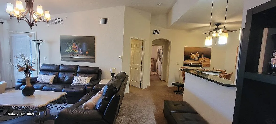 2 bed, 925 sqft, $1,725 — Photo 2