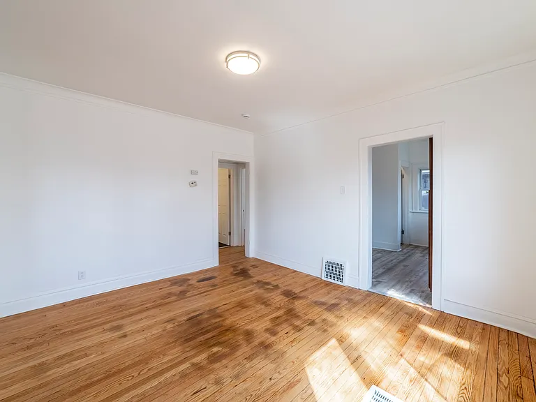 553 Highland St — Photo 10