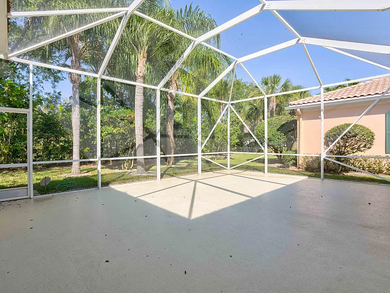 256 San Remo Dr — Photo 16