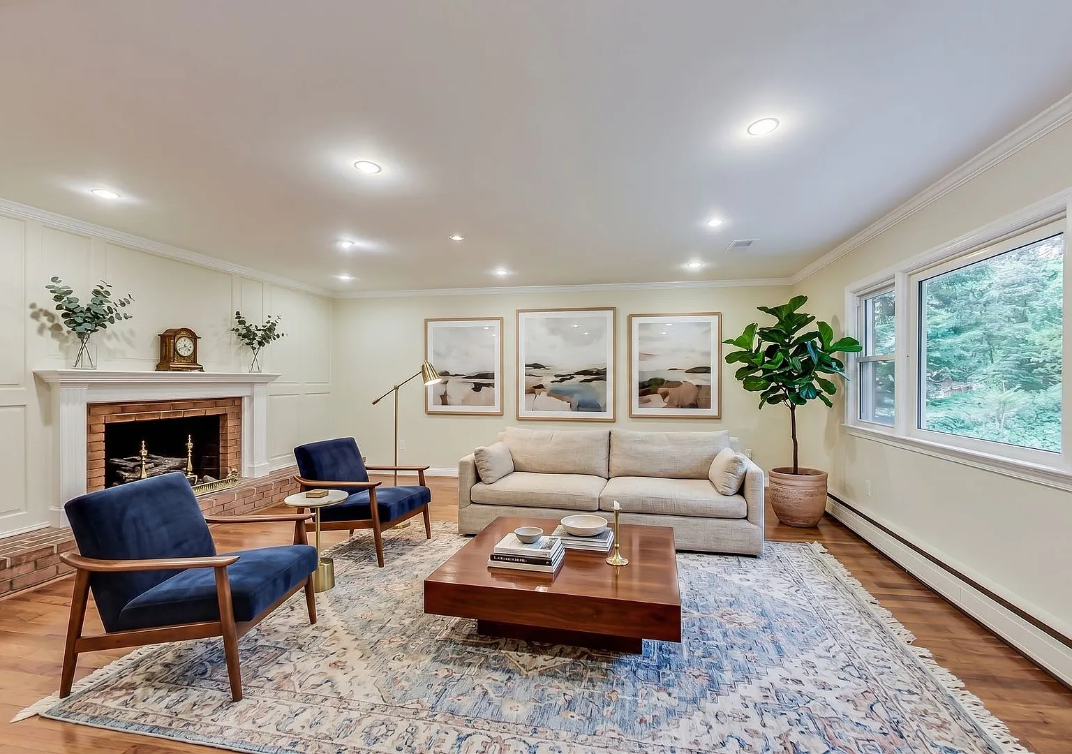 Spacious 3BR/3BA Retreat Backing to Nature in Quiet Silver Spring Cul-de-Sac — Photo 1