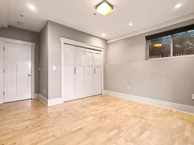 1014 E Denny Way #B — Photo 8