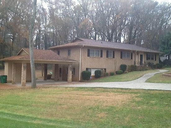 2nd image of 516 Nottingham Dr