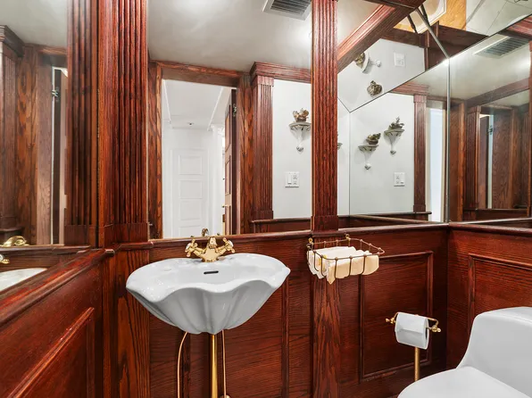 152 East 63rd Street image 13 of 22