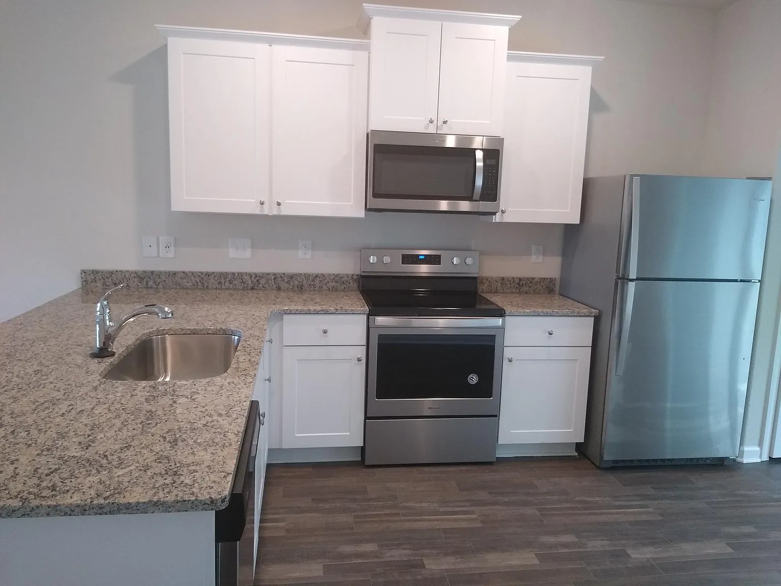 2 bed, 2.5 bath, 1084 sqft, $1,599 — Photo 3