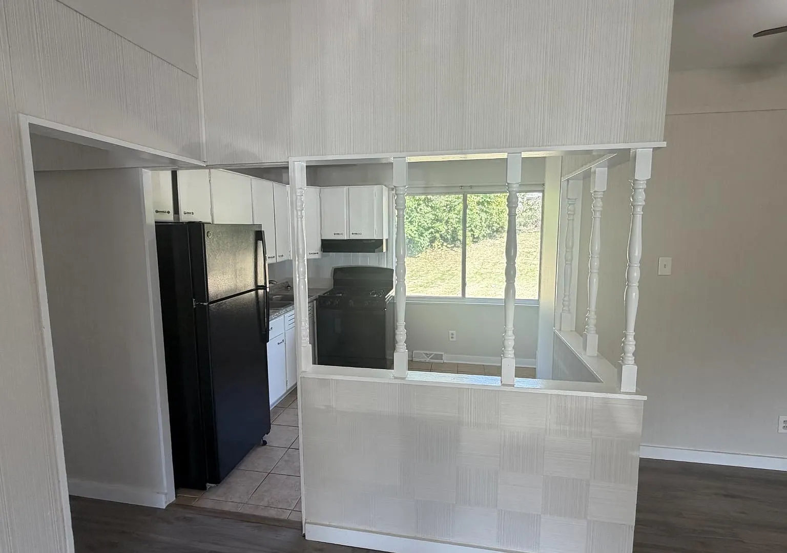 9828 Omega Dr — Photo 4