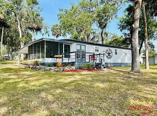 128 Queens Drive, Leeaburg, FL 34748