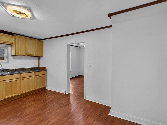 5th image of 608 E Nestor St