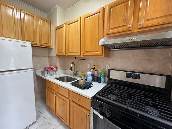 2nd image of 32-12 46th St #3R