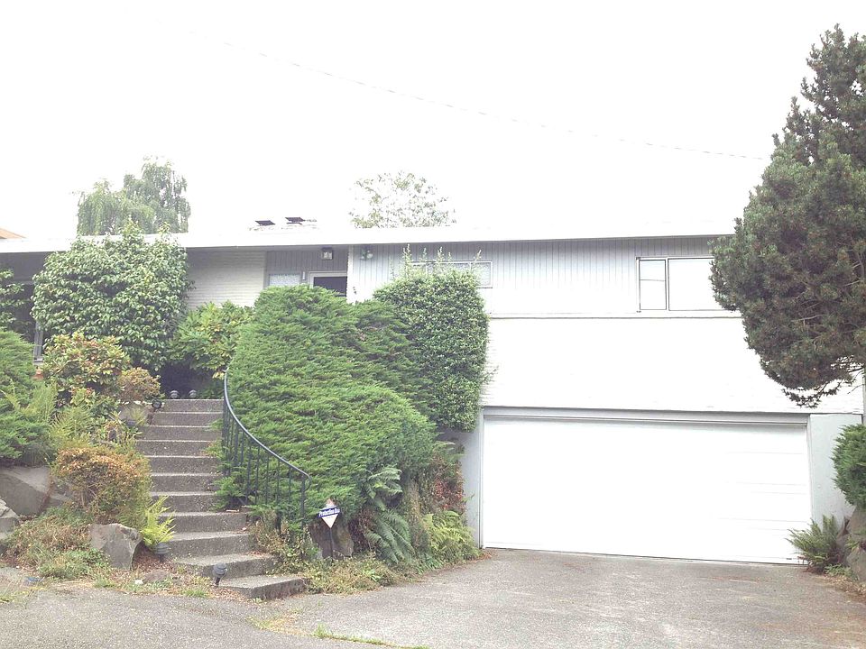 1st image of 10417 11th Ave NE