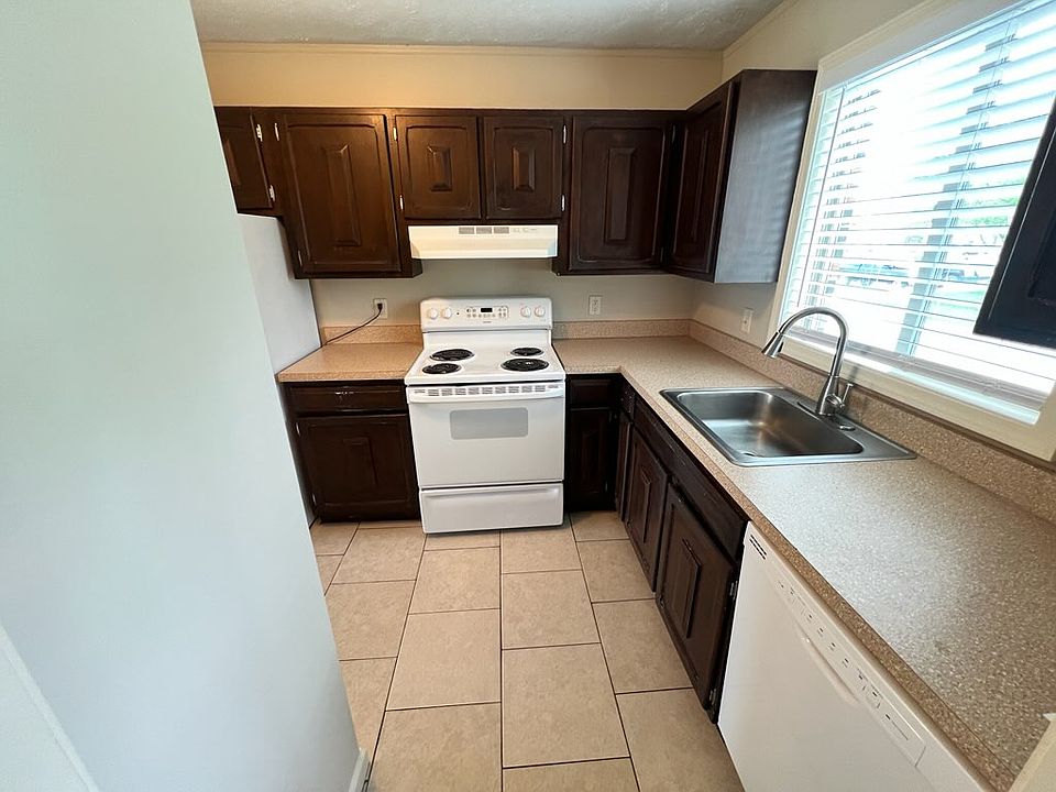 1st image of 4449 S 27th St