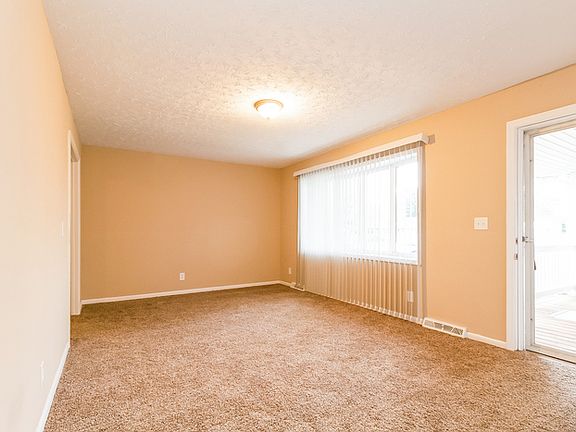 5th image of 8366 May Ave