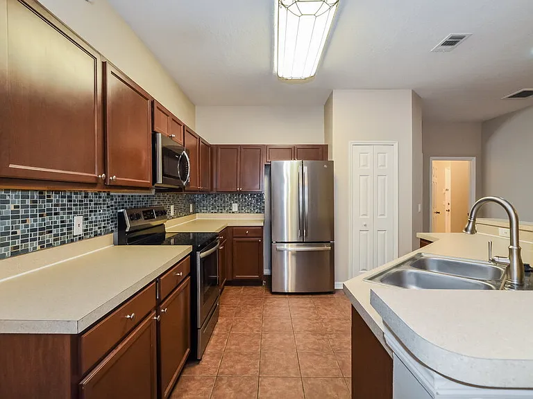 1605 Golfside Village Ct — Photo 6
