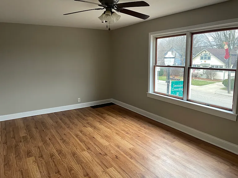 105 Grand St #2 — Photo 9
