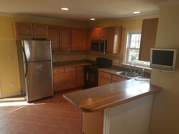 5th image of 2423 Bruner Ave