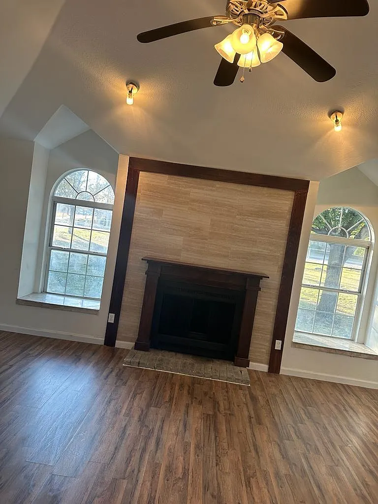 3 bed, 1660 sqft, $2,095 — Photo 4