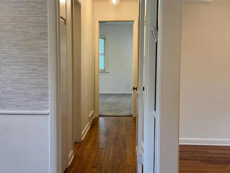 1803 Dorchester Dr — Photo 9