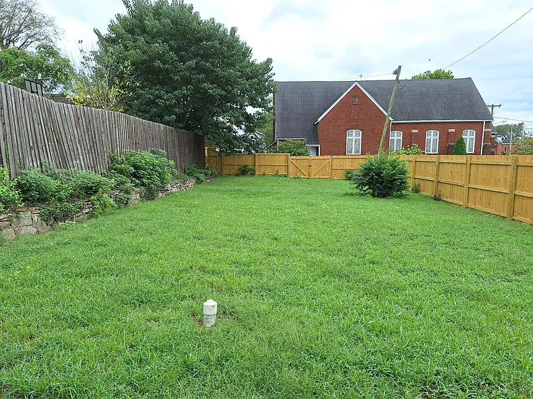 1309 Meharry Blvd — Photo 2