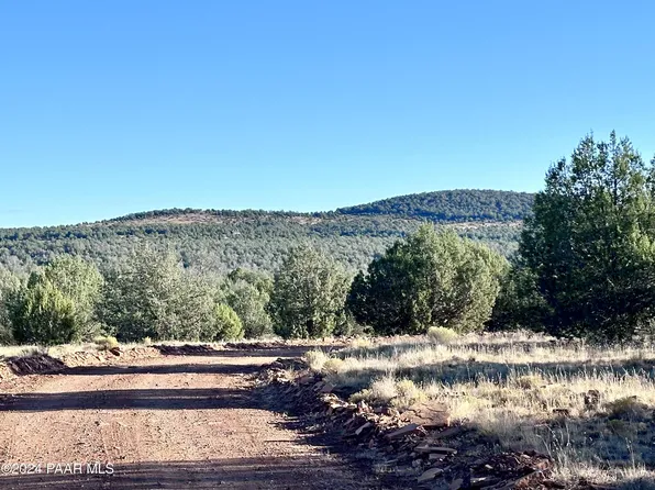 853 Cable Rd, Ash Fork, AZ 86320