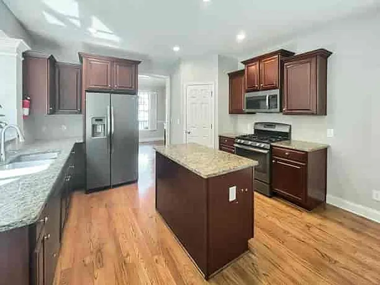 4918 Shallow Creek Trl NE — Photo 10
