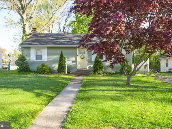 116 E Clinton St, Clayton, NJ 08312