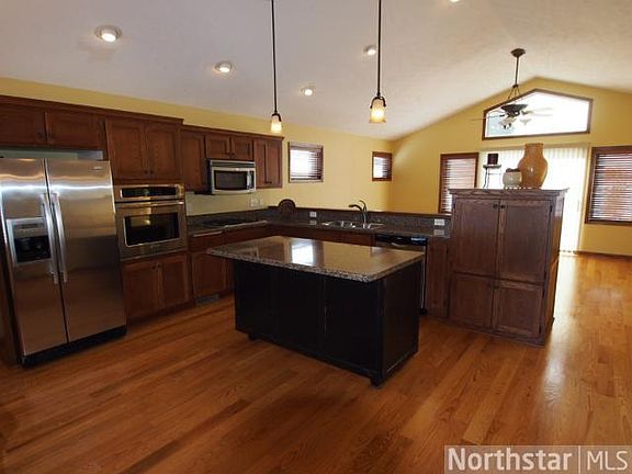 3rd image of 408 Flag Blvd NE