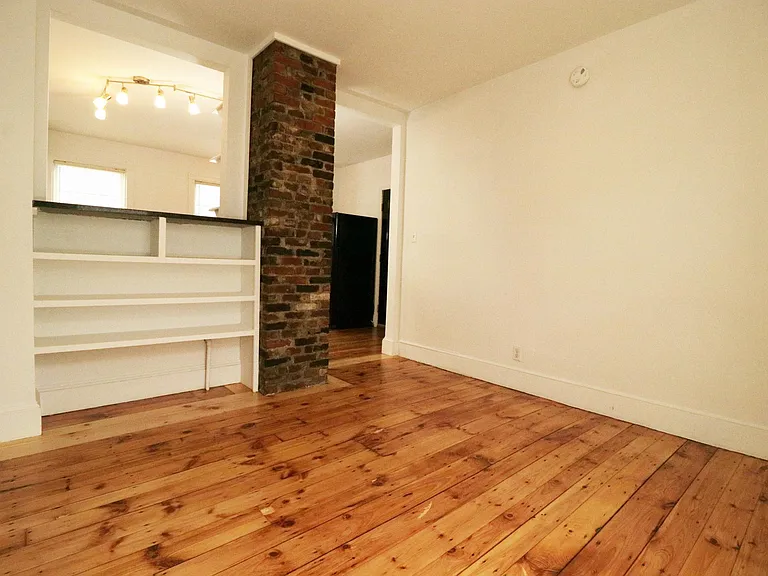 31 Frederic St #4 — Photo 8