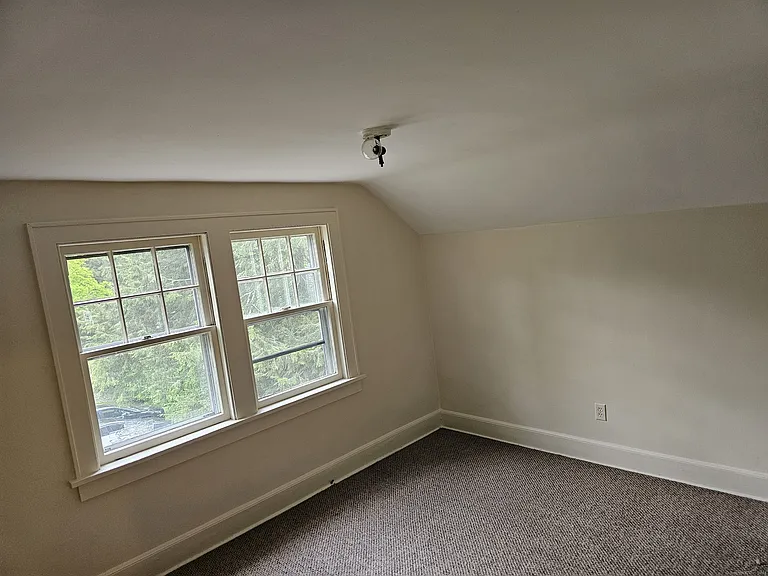 17 Pleasant St — Photo 9