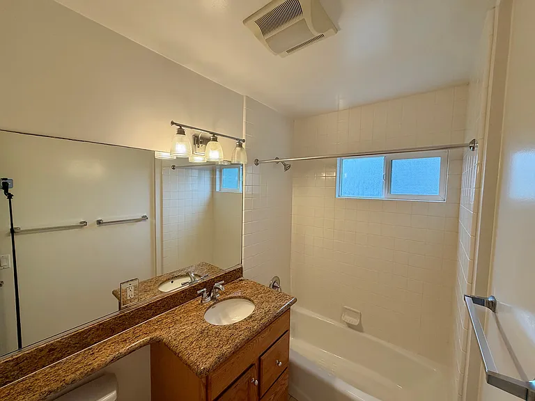 92 Monterey Rd #C — Photo 7